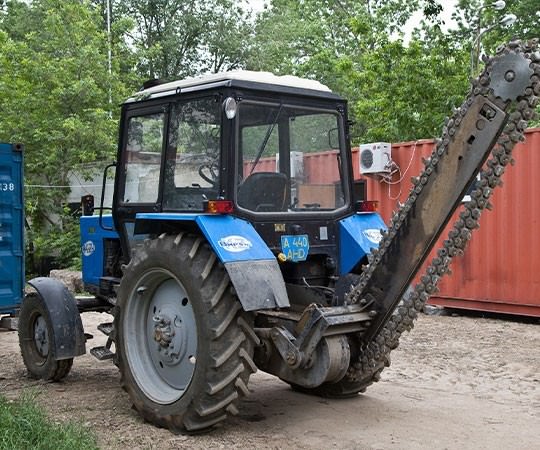 Траншеекопатель в аренду в Клину и  Московской области