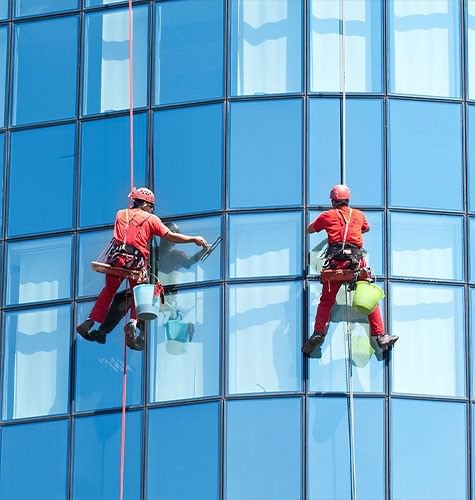 Мытье фасадов промальпинистами в Клину